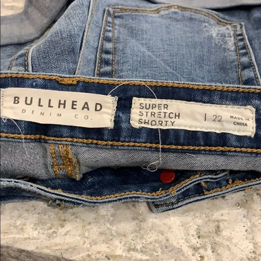 🌟 Bullhead Distressed Super Stretch Shorty - Size 22
